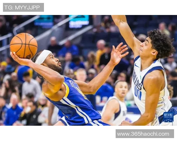 勇士与独行侠中场对决精彩回顾与战术分析