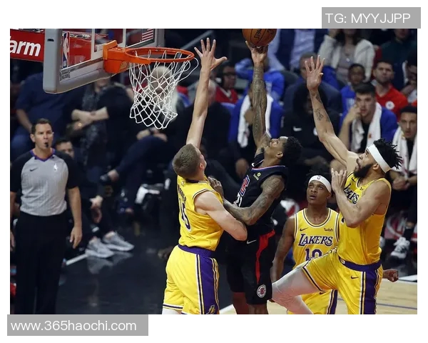 湖人对决快船赛前分析与胜负预测深度解读